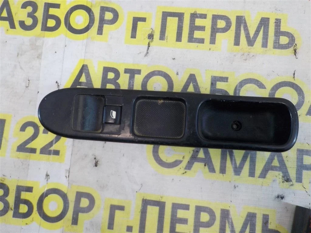 Кнопка стеклоподъемника Peugeot 307 3C (2001—2005)