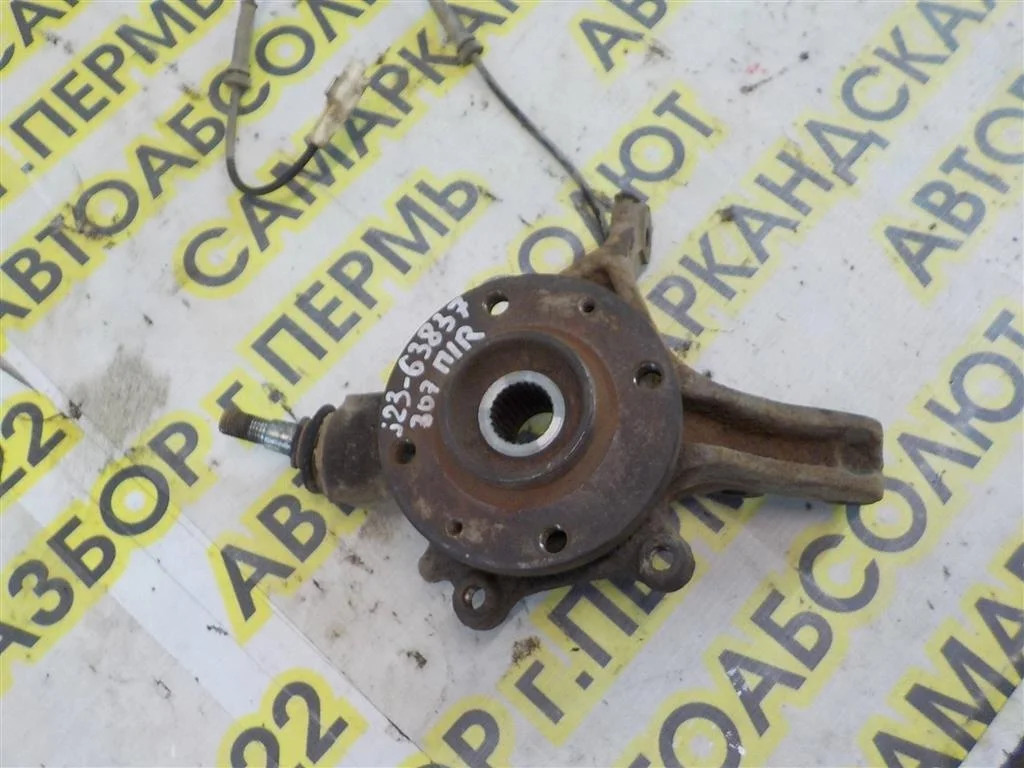 Кулак поворотный передний правый Peugeot 307 3C (2001—2005)