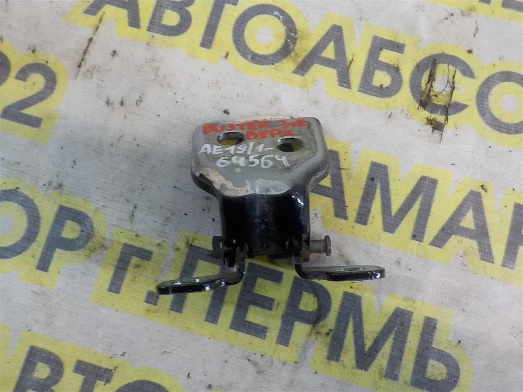 Петля двери Renault Duster I (2010—2015)