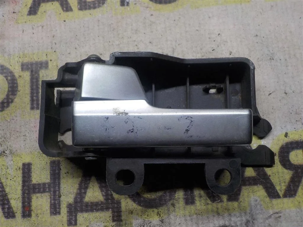 Ручка двери внутренняя левая Ford Focus II (2005—2008)