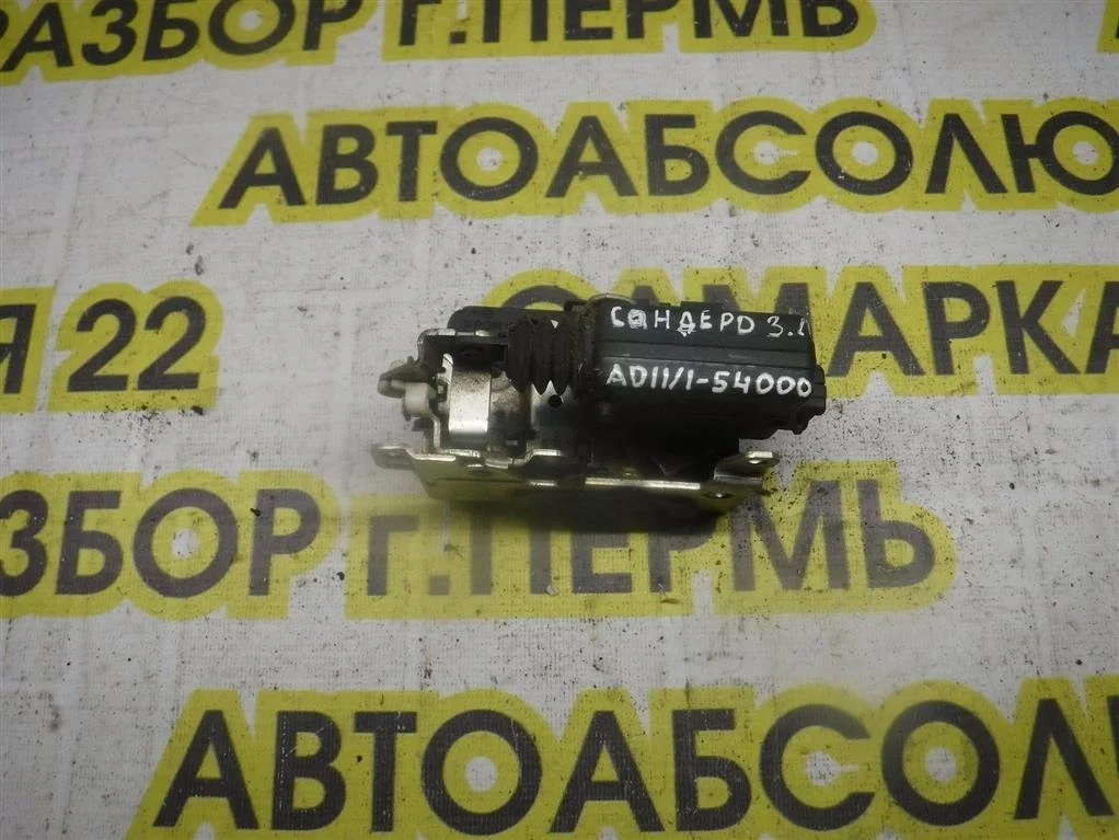 Замок двери задней левой Renault Sandero I (2009—2014)