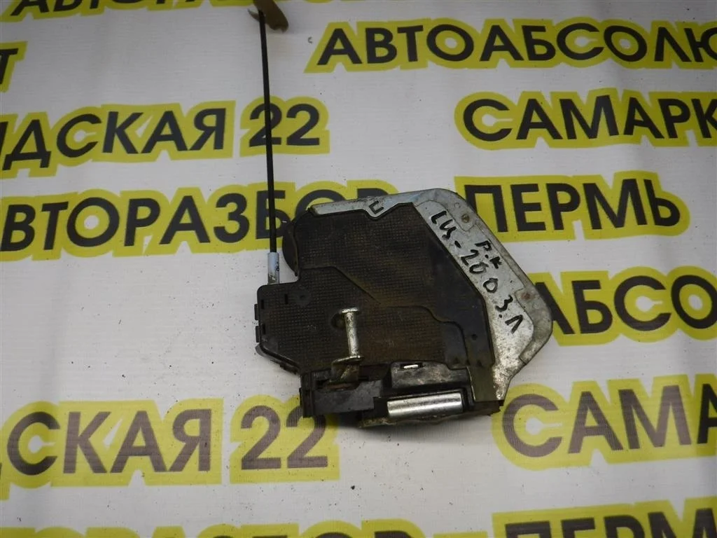 Замок двери задней левой Toyota Land Cruiser 200 (2007—2012)