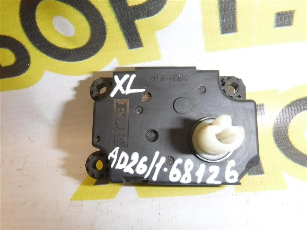 Моторчик заслонки печки Mitsubishi Outlander I (2002—2009)