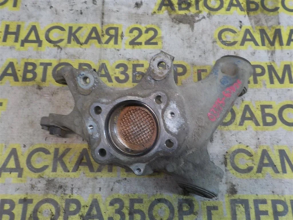 Кулак поворотный задний левый Honda Accord VII (2002—2006)