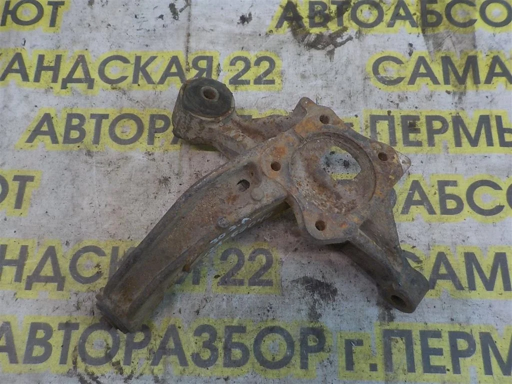 Кулак поворотный задний левый Toyota Camry XV30 (2001—2006)