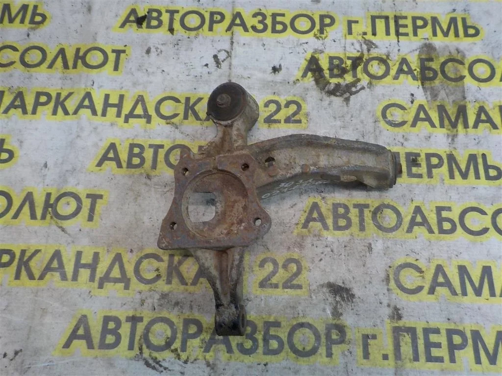 Кулак поворотный задний левый Toyota Camry XV30 (2001—2006)