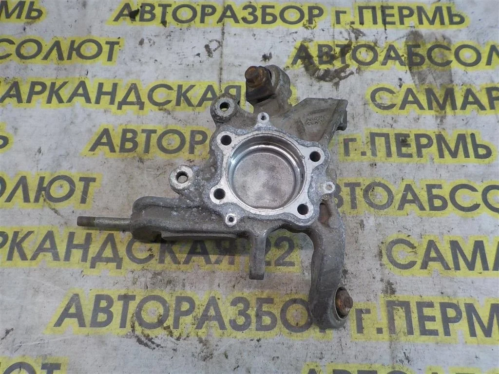 Кулак поворотный задний правый Honda Accord VII (2002—2006)