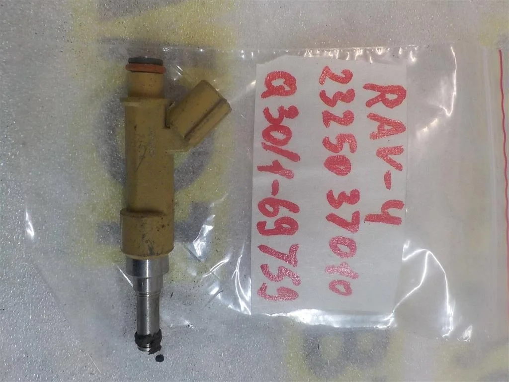 Форсунка инжекторная электрическая Toyota RAV4 IV (2012—2015)