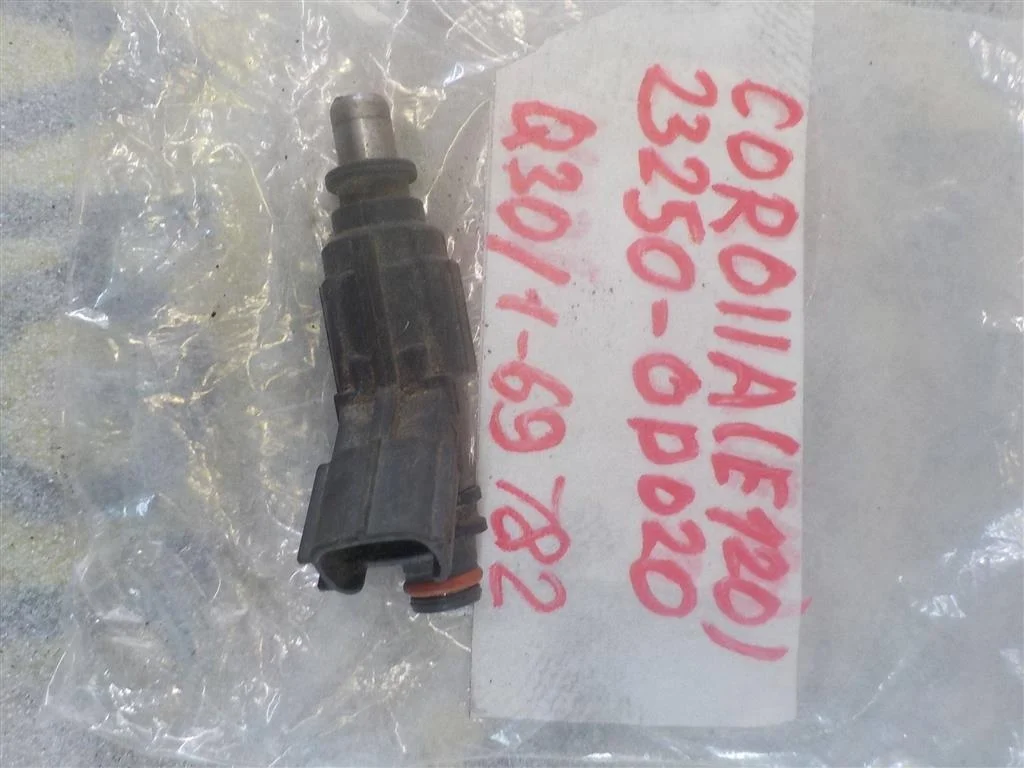 Форсунка инжекторная электрическая Toyota Corolla IX (2000—2004)