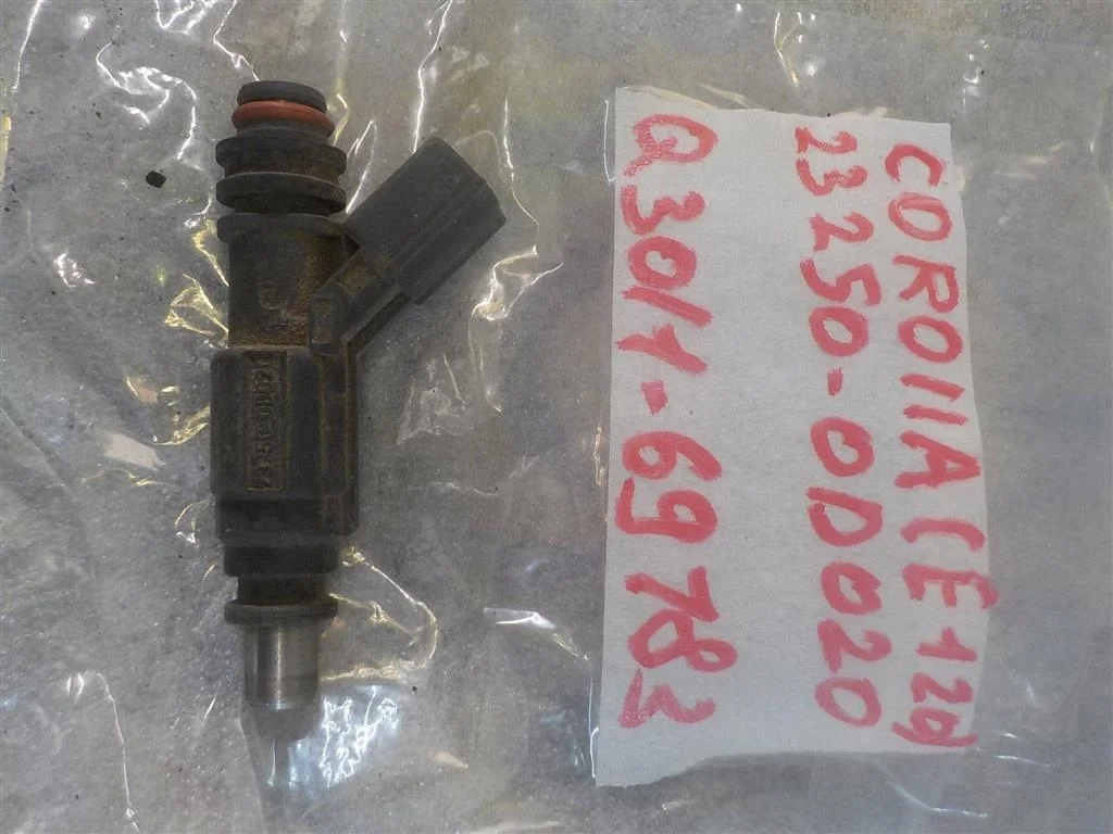 Форсунка инжекторная электрическая Toyota Corolla IX (2000—2004)