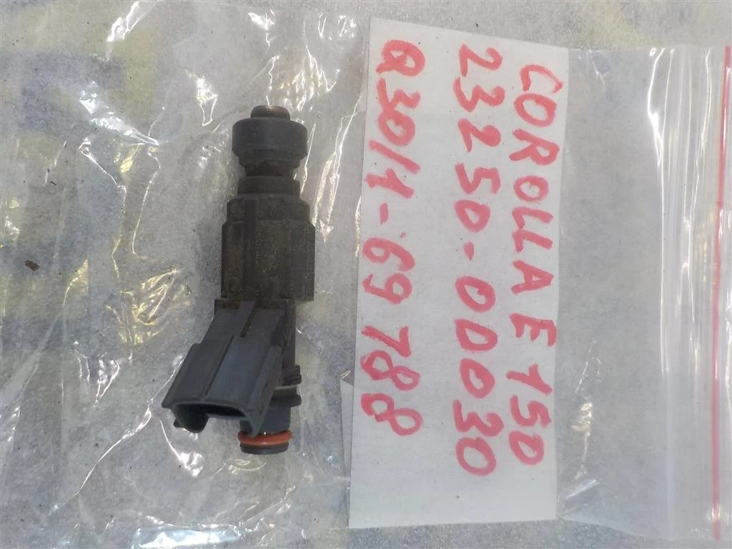 Форсунка инжекторная электрическая Toyota Corolla X (2006—2010)