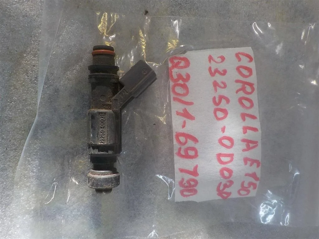 Форсунка инжекторная электрическая Toyota Corolla X (2006—2010)