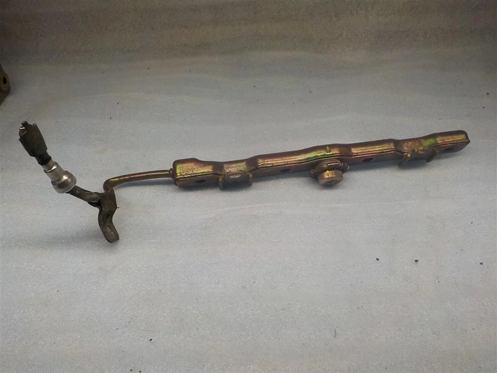 Рейка топливная (рампа) Toyota Corolla X (2006—2010)