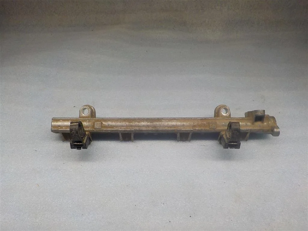 Рейка топливная (рампа) Mitsubishi Lancer IX (2000—2007)