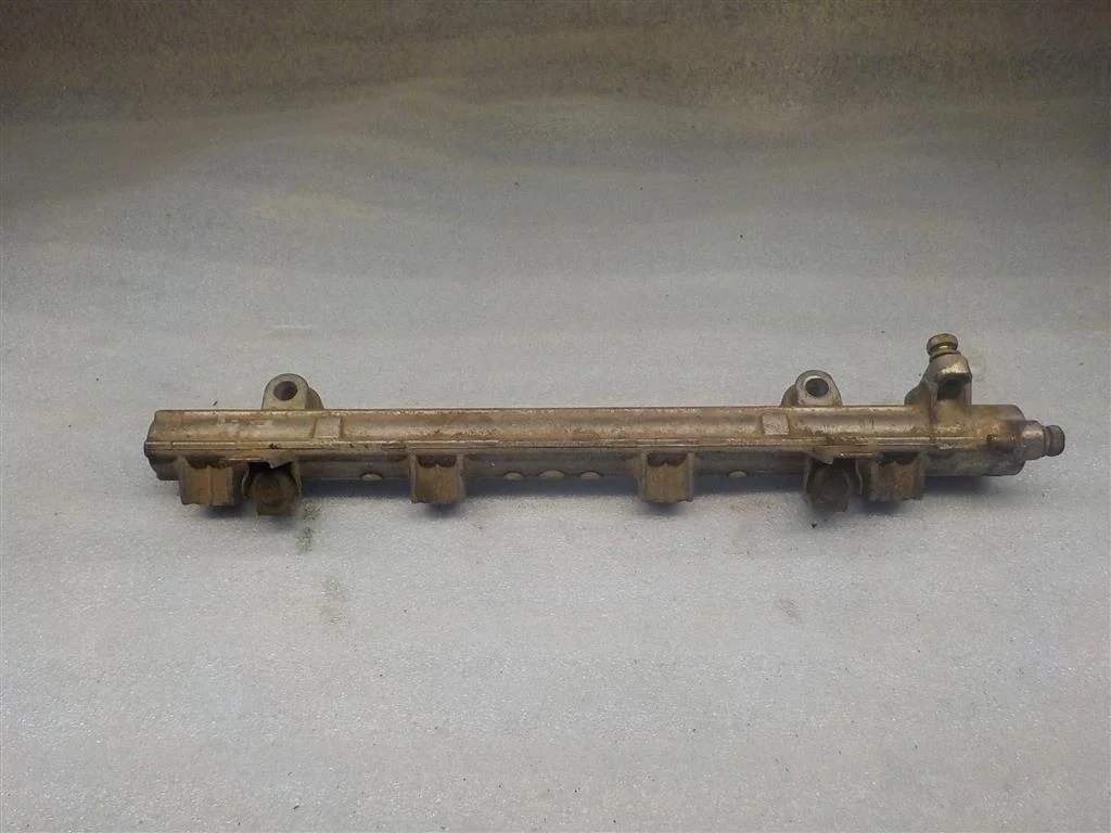 Рейка топливная (рампа) Mitsubishi Lancer IX (2000—2007)