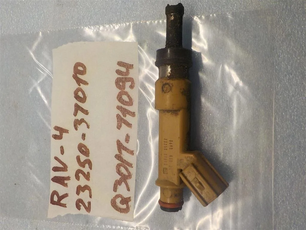 Форсунка инжекторная электрическая Toyota RAV4 IV (2012—2015)