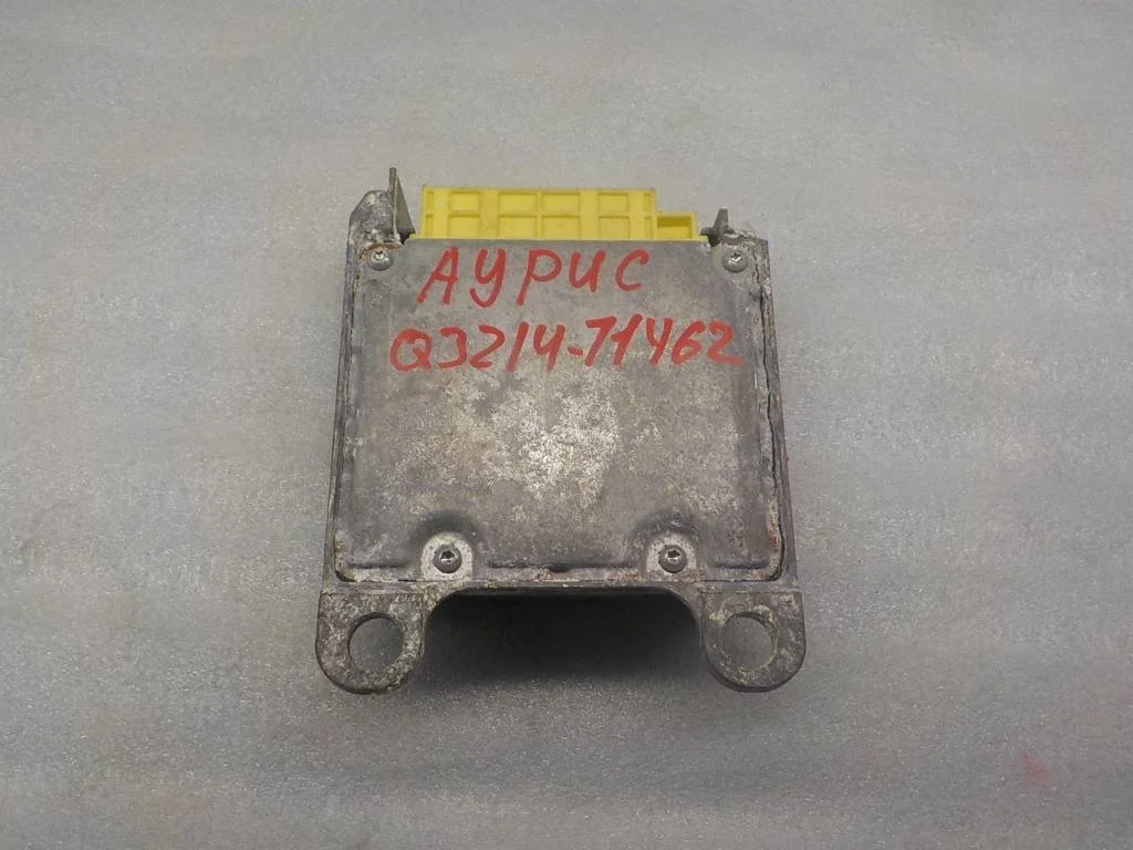 Блок управления AIR BAG Toyota Auris E150 (2006—2010)