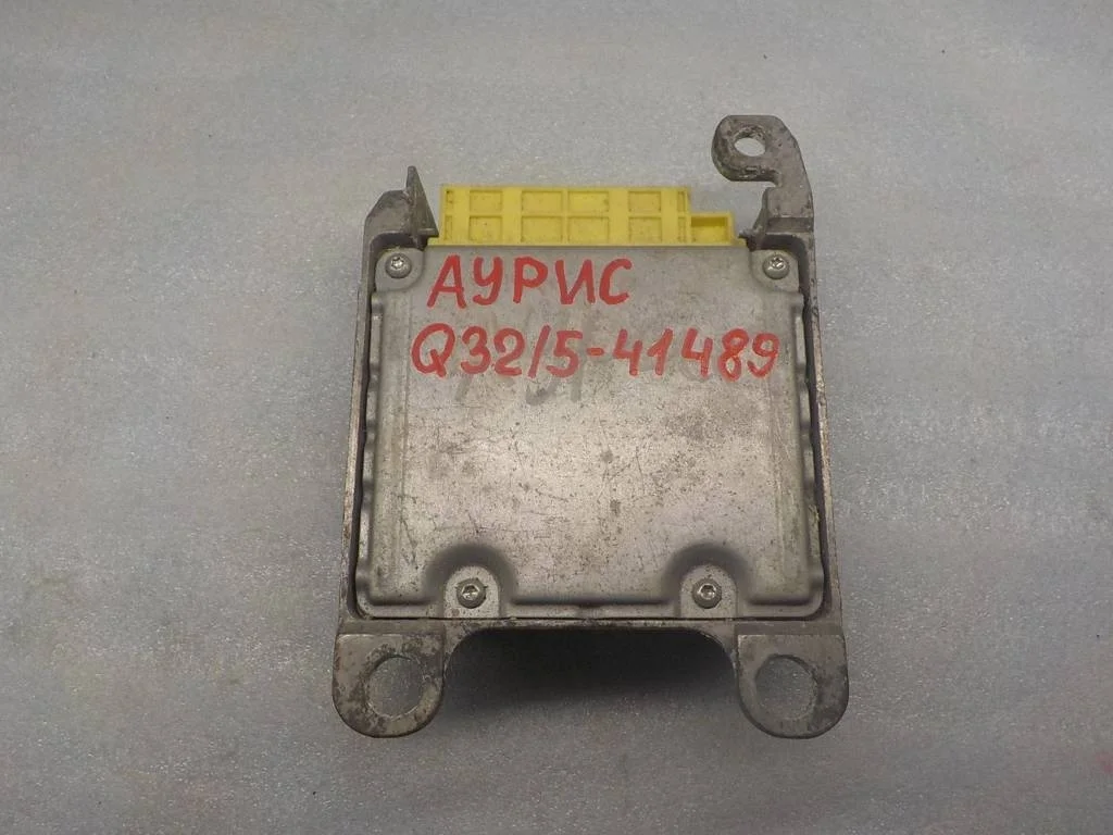 Блок управления AIR BAG Toyota Auris E150 (2006—2010)