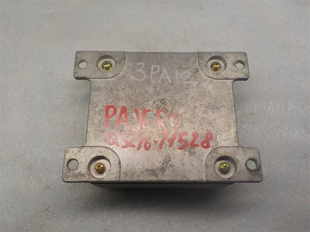 Блок управления AIR BAG Mitsubishi Pajero III (1999—2003)