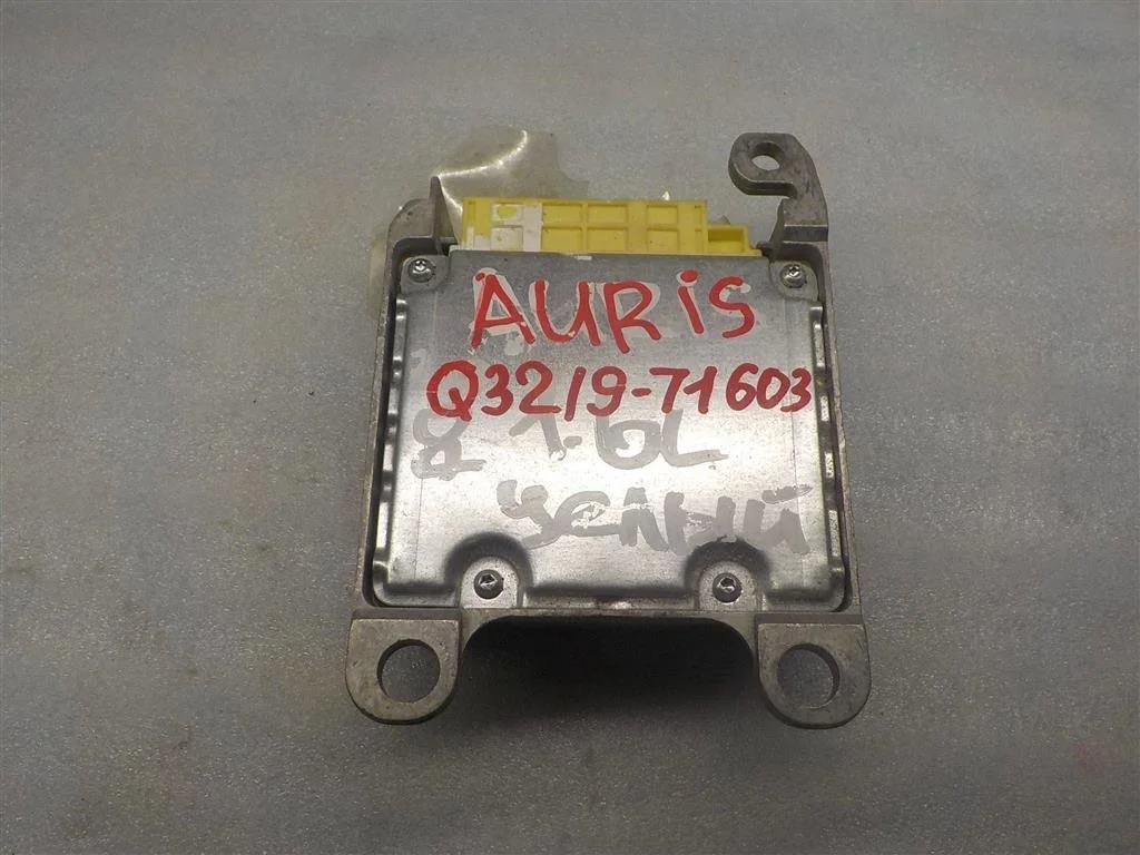 Блок управления AIR BAG Toyota Auris E150 (2006—2010)