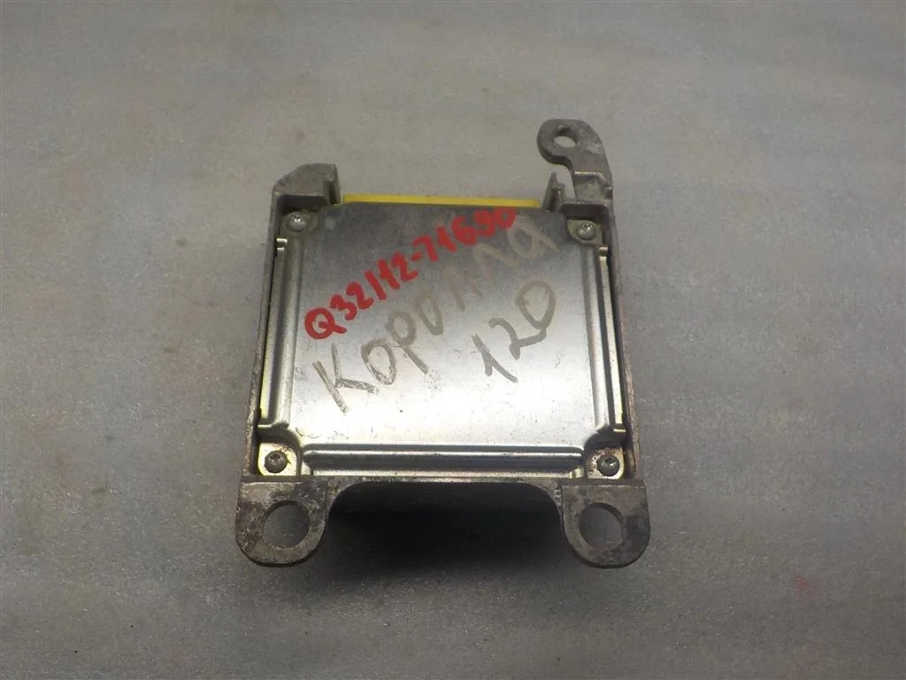 Блок управления AIR BAG Toyota Corolla IX (2000—2004)