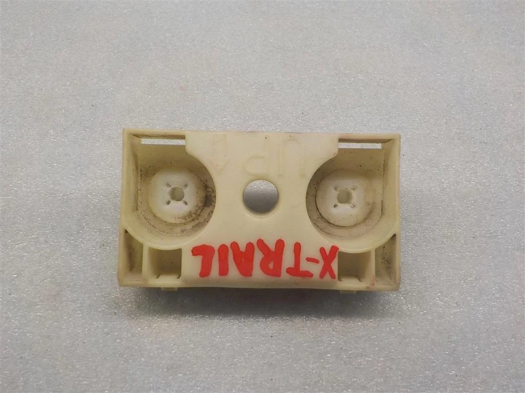 Кронштейн переднего бампера Nissan X-Trail II (2007—2011)