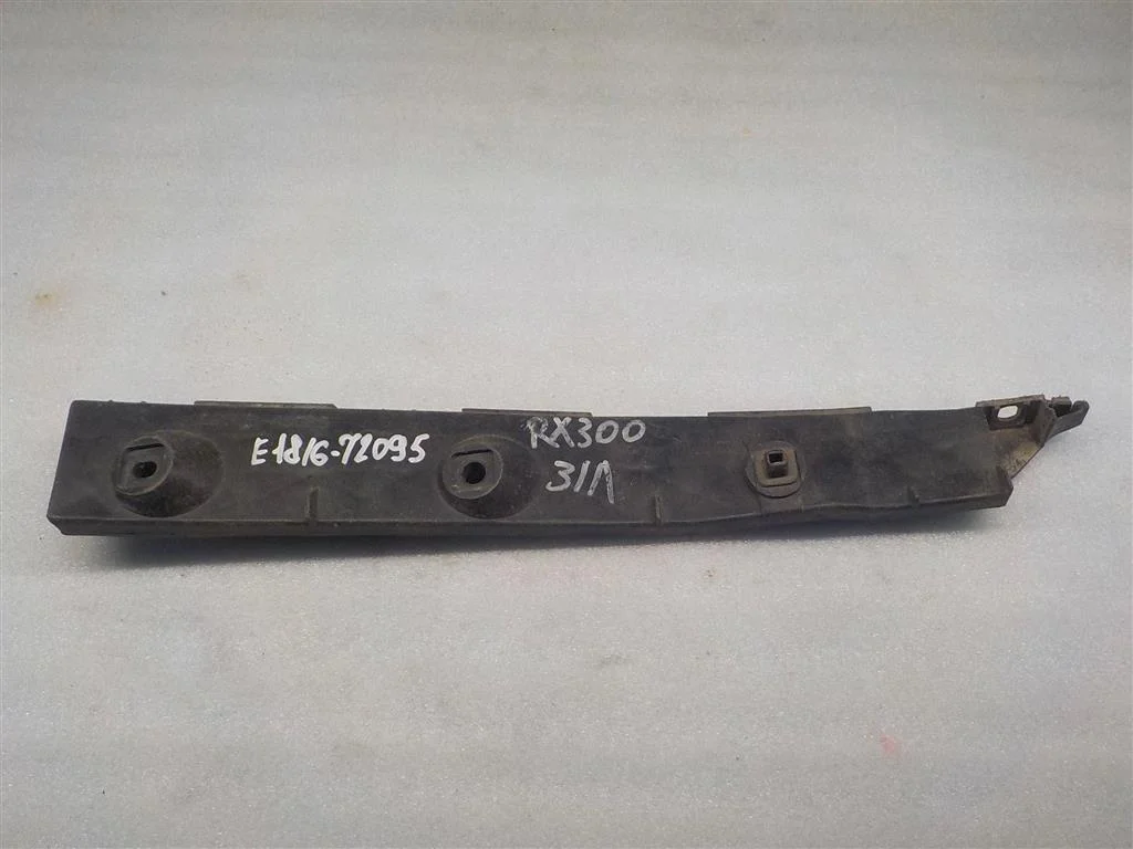 Кронштейн заднего бампера левый Lexus RX II (2003—2006)