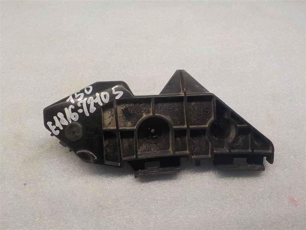 Кронштейн заднего бампера левый Toyota Corolla X (2006—2010)