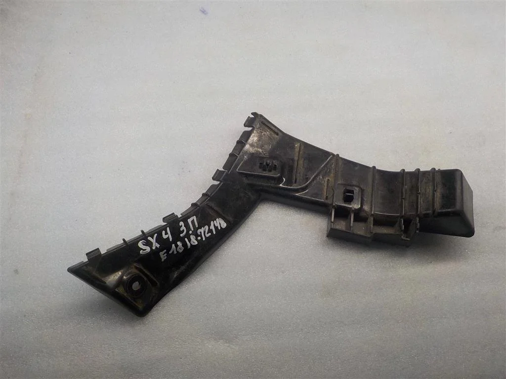 Кронштейн заднего бампера правый Suzuki SX4 I (2006—2009)