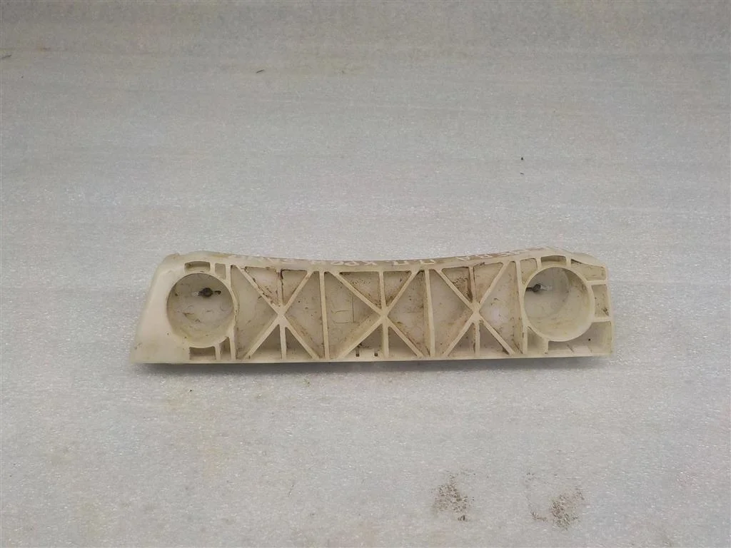 Кронштейн переднего бампера правый Nissan Almera Classic I (2006—2013)