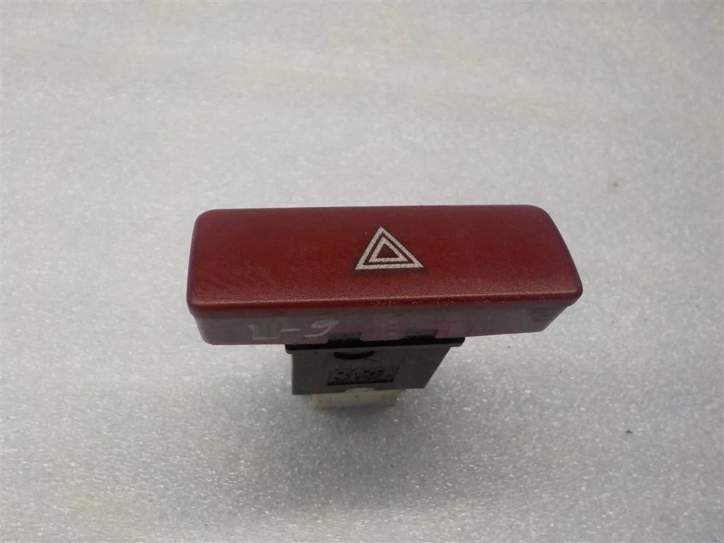 Кнопка аварийной сигнализации Mitsubishi Lancer IX (2000—2007)