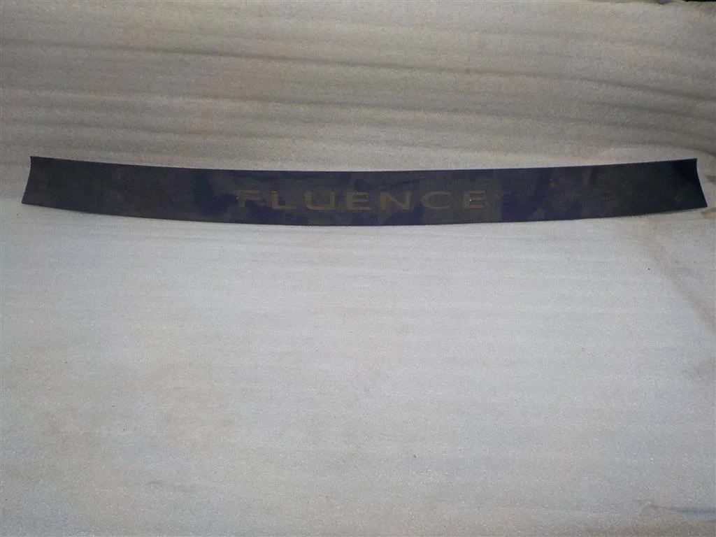 Накладка крышки багажника Renault Fluence I (2009—2013)