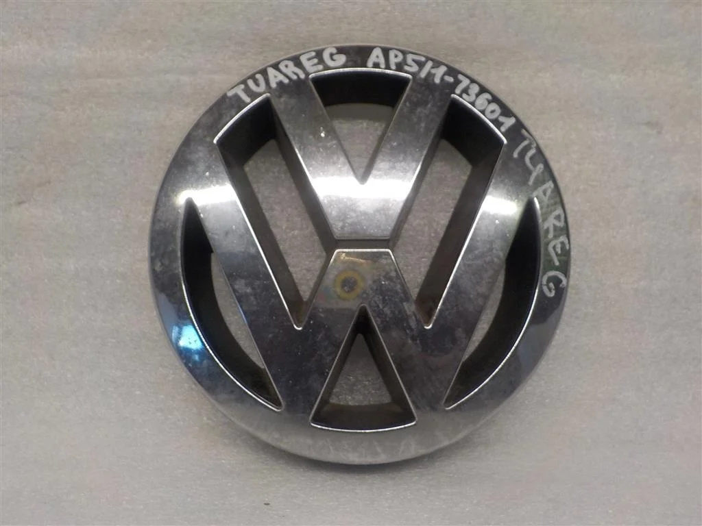 Эмблема Volkswagen Touareg I (2002—2006)