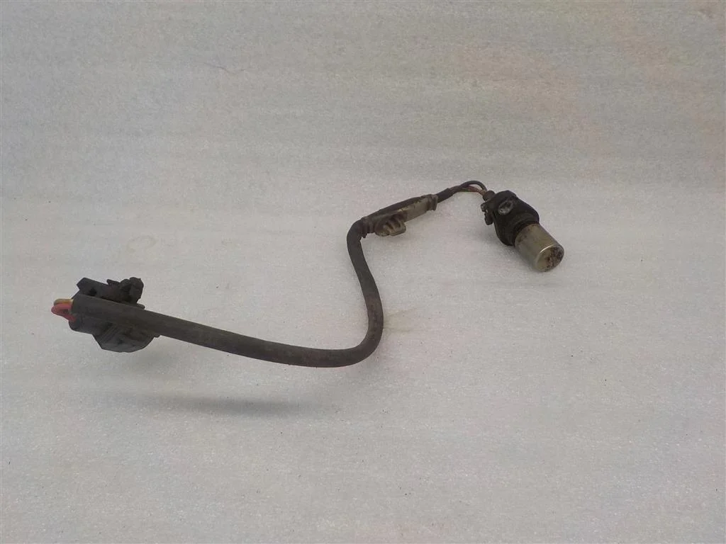 Датчик положения коленвала Toyota Avensis T250 (2003—2006)