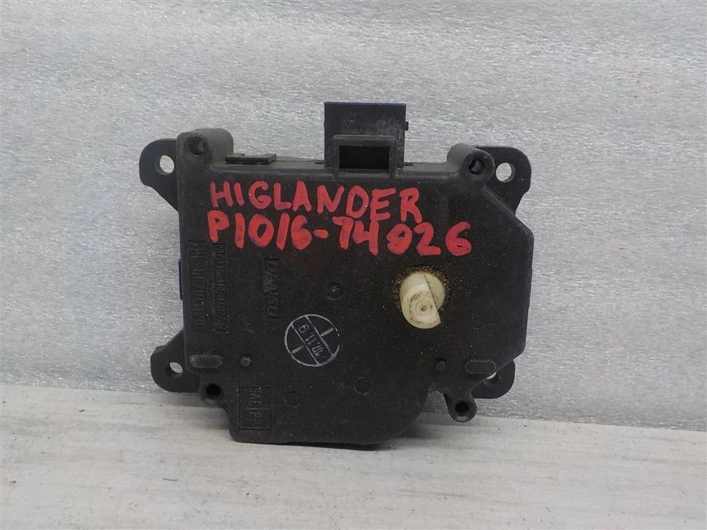 Моторчик заслонки печки Toyota Highlander II (2007—2010)