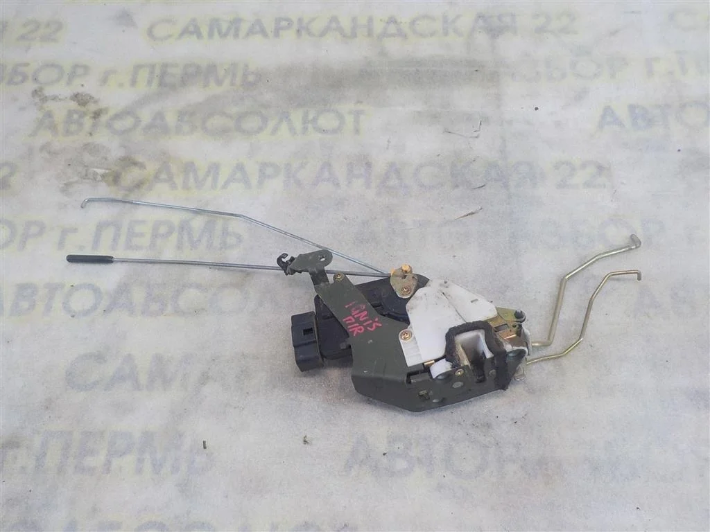 Замок двери передней правой Suzuki Ignis II (2003—2008)