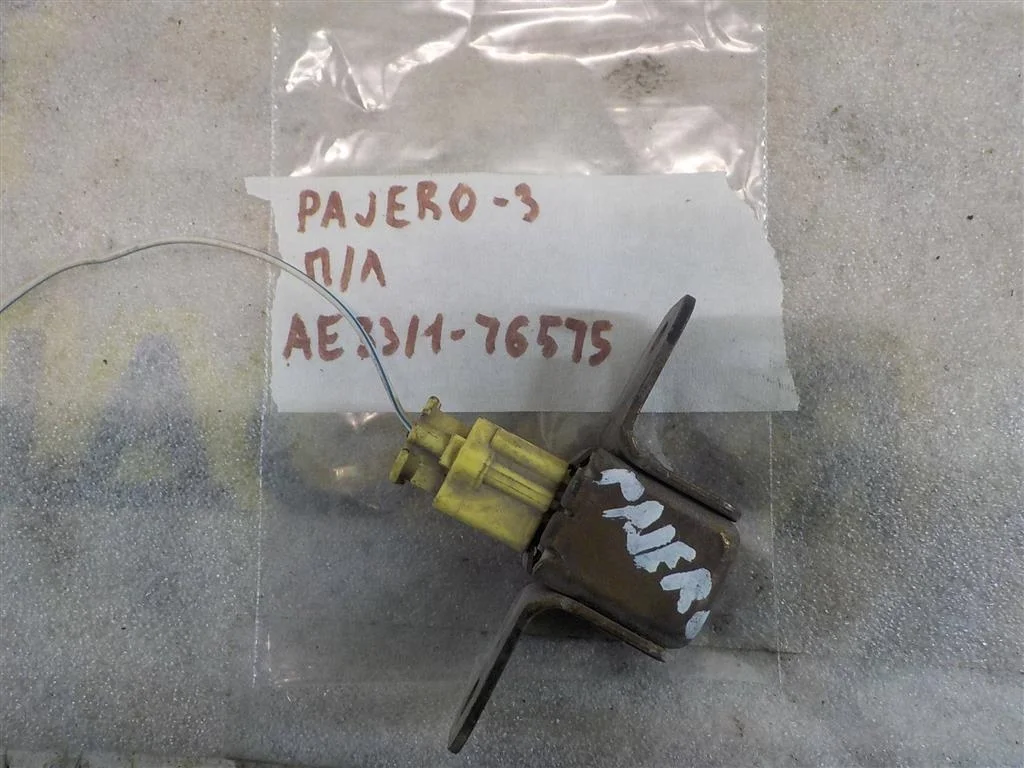 Датчик AIR BAG Mitsubishi Pajero III (1999—2003)