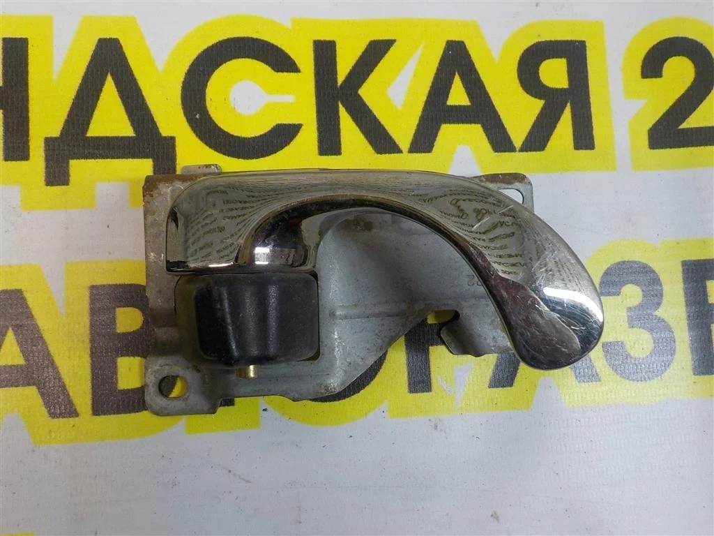 Ручка двери внутренняя правая Mitsubishi Galant IX (2003—2006)