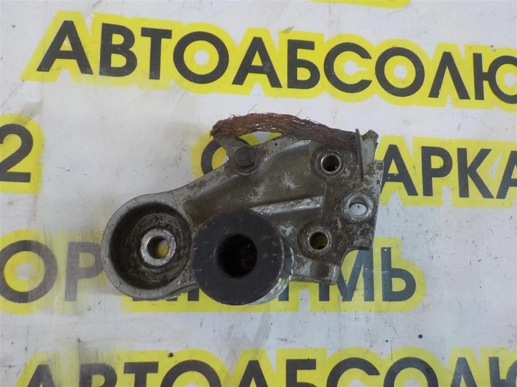 Кронштейн двигателя правый KIA RIO II (2005—2009)