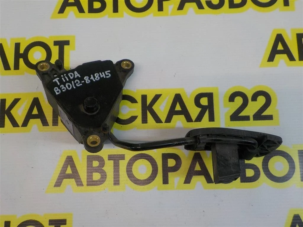 Педаль газа Nissan Tiida C11 (2004—2012)