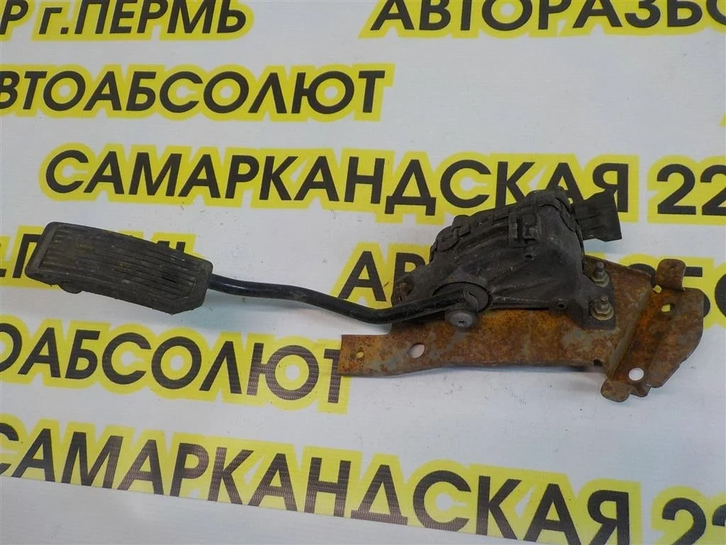 Педаль газа Nissan Almera N16 (2000—2003)