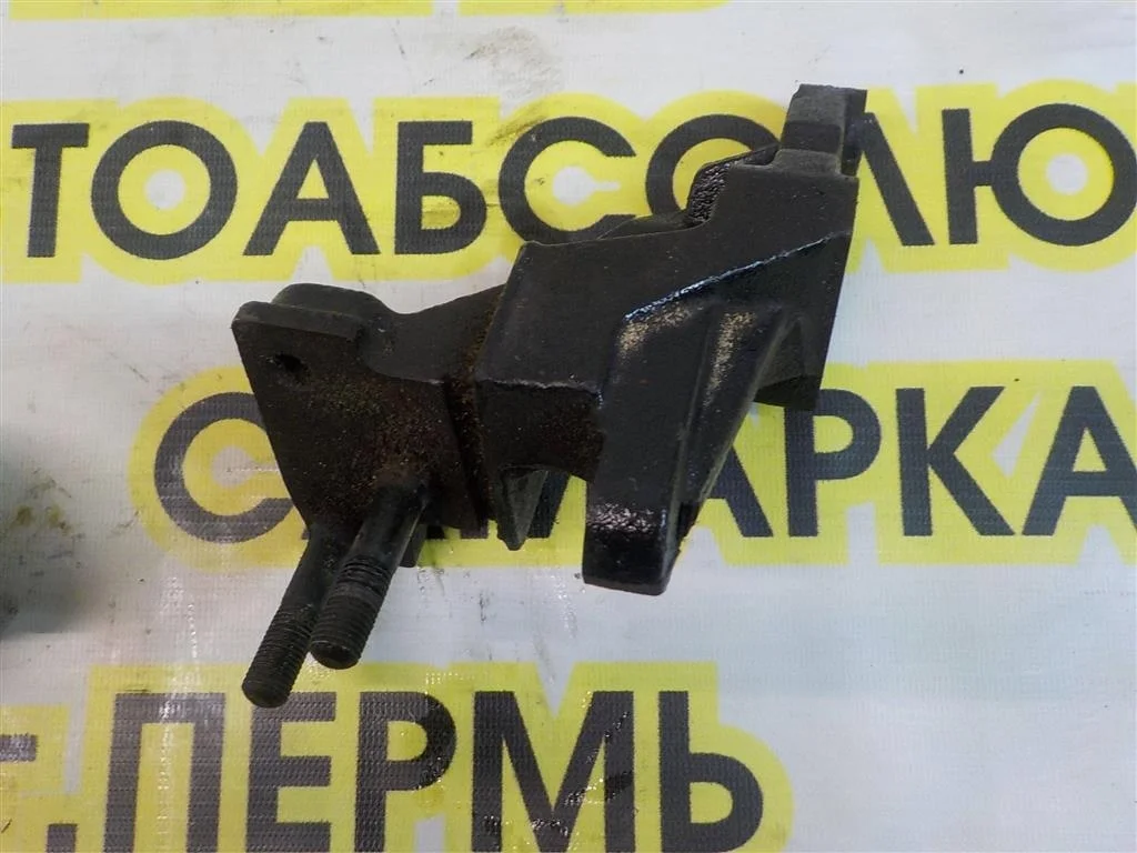 Кронштейн двигателя правый Hyundai Getz I рестайлинг (2005—2011)