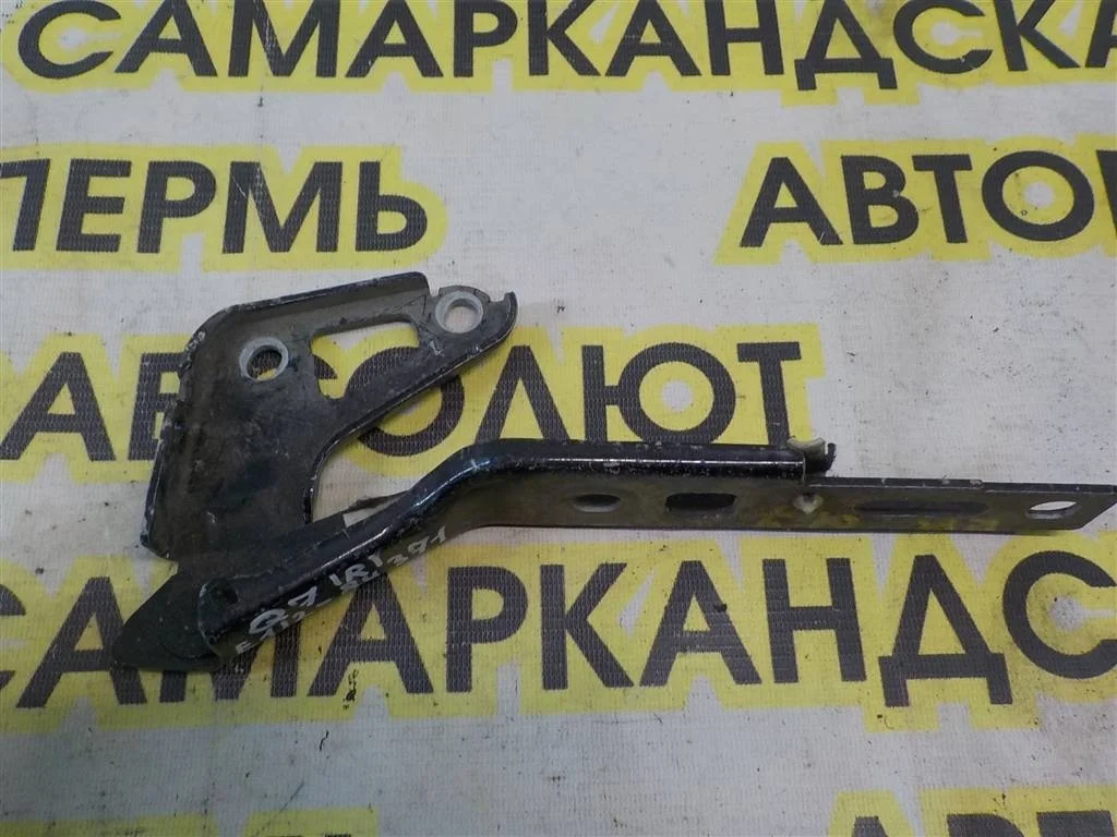 Петля капота правая Audi Q7 4L (2005—2009)