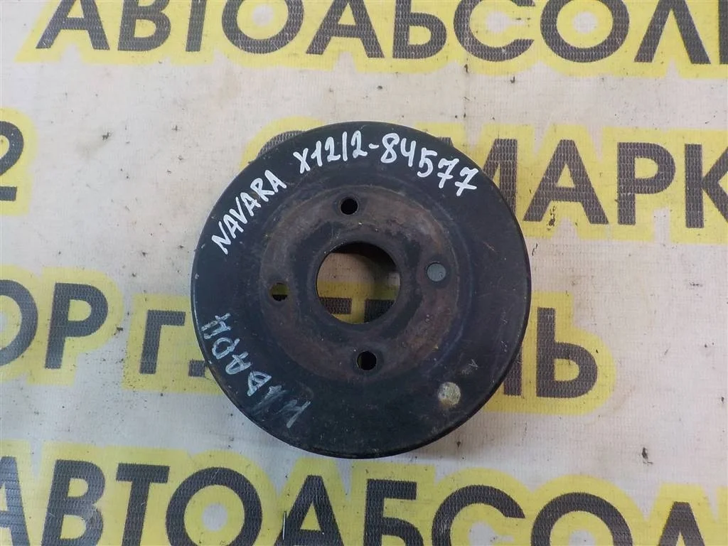 Шкив водяного насоса (помпы) Nissan Navara D40 (2004—2010)