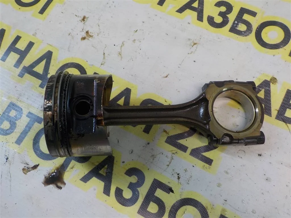 Поршень с шатуном Nissan Almera N16 (2000—2003)