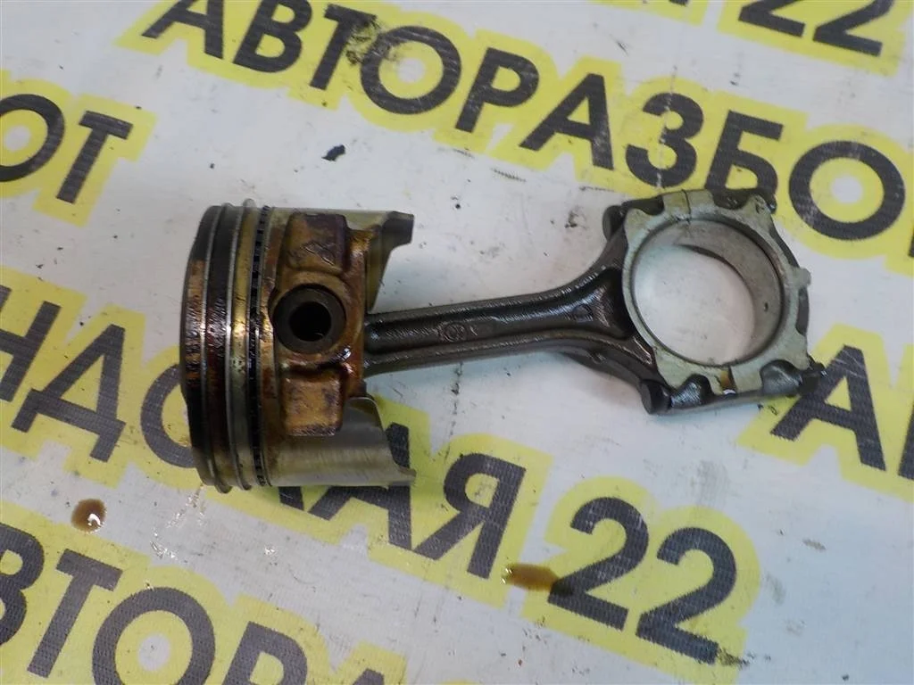 Поршень с шатуном Mitsubishi Carisma I (1995—1999)