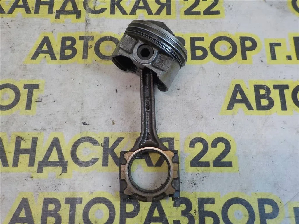 Поршень с шатуном Mitsubishi Carisma I (1995—1999)