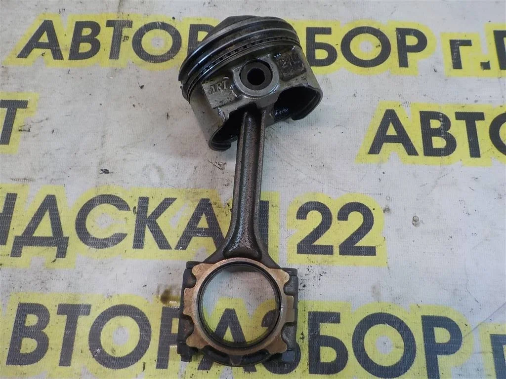Поршень с шатуном Mitsubishi Carisma I (1995—1999)