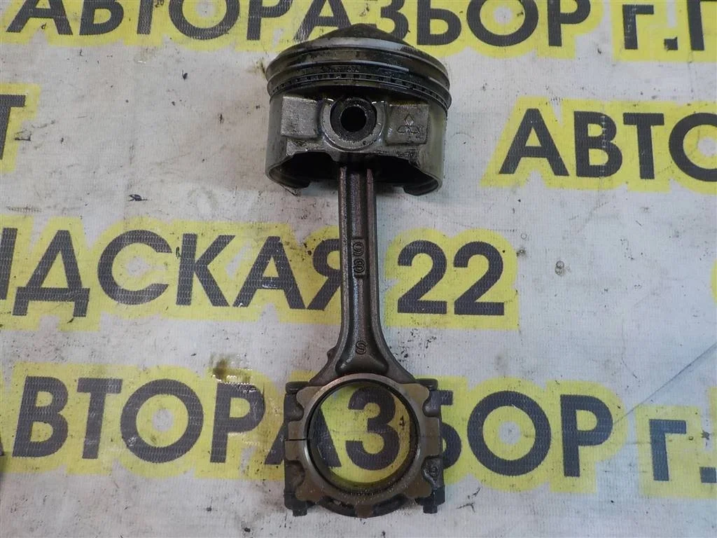Поршень с шатуном Mitsubishi Carisma I (1995—1999)