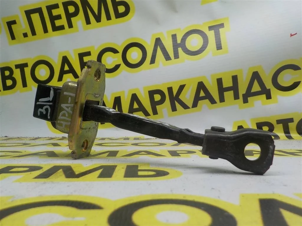 Ограничитель двери Mitsubishi Outlander I (2002—2009)